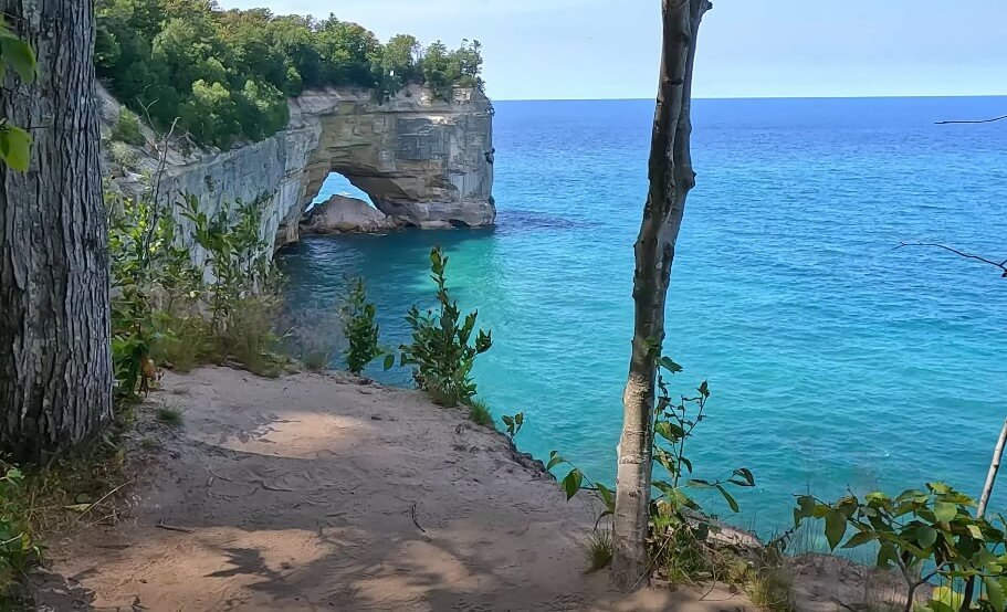 Trail leading to Lake Superior